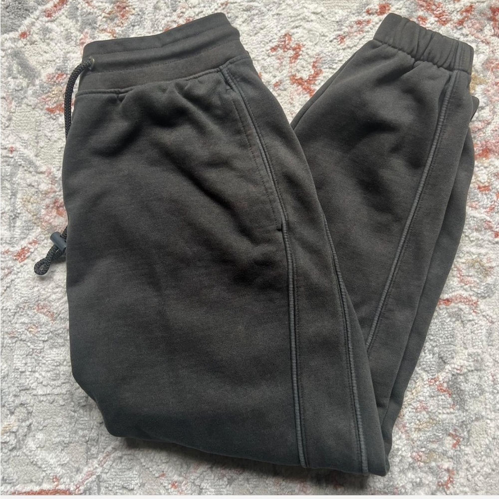 Black joggers/sweatpants with adjustable waistband